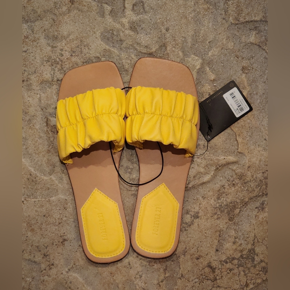 Yellow Ruched Flat Sandals - Size 6 - NWT